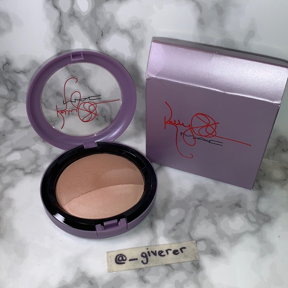 JOLLY GOOD MAC Kelly Osbourne Extra Dimension SkinFinish